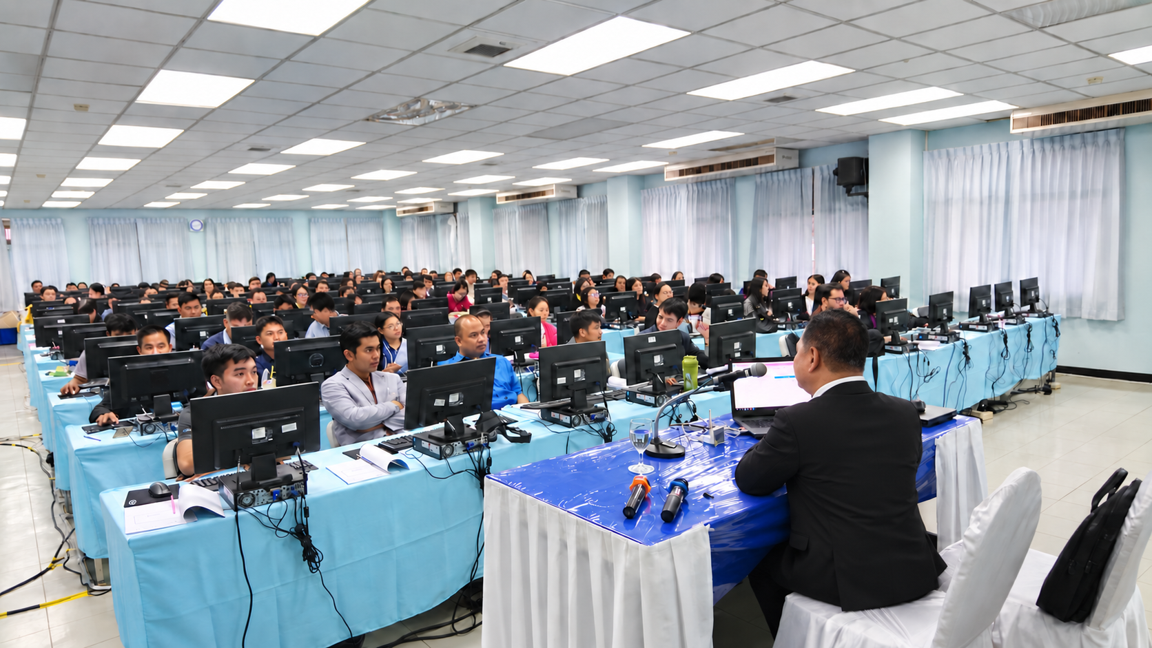 การอบรมเชิงปฎิบัติการระบบให้บริการมาตราฐานผลิตภัณฑ์ผ้าไหมไทย ตรานกยูงพระราชทาน